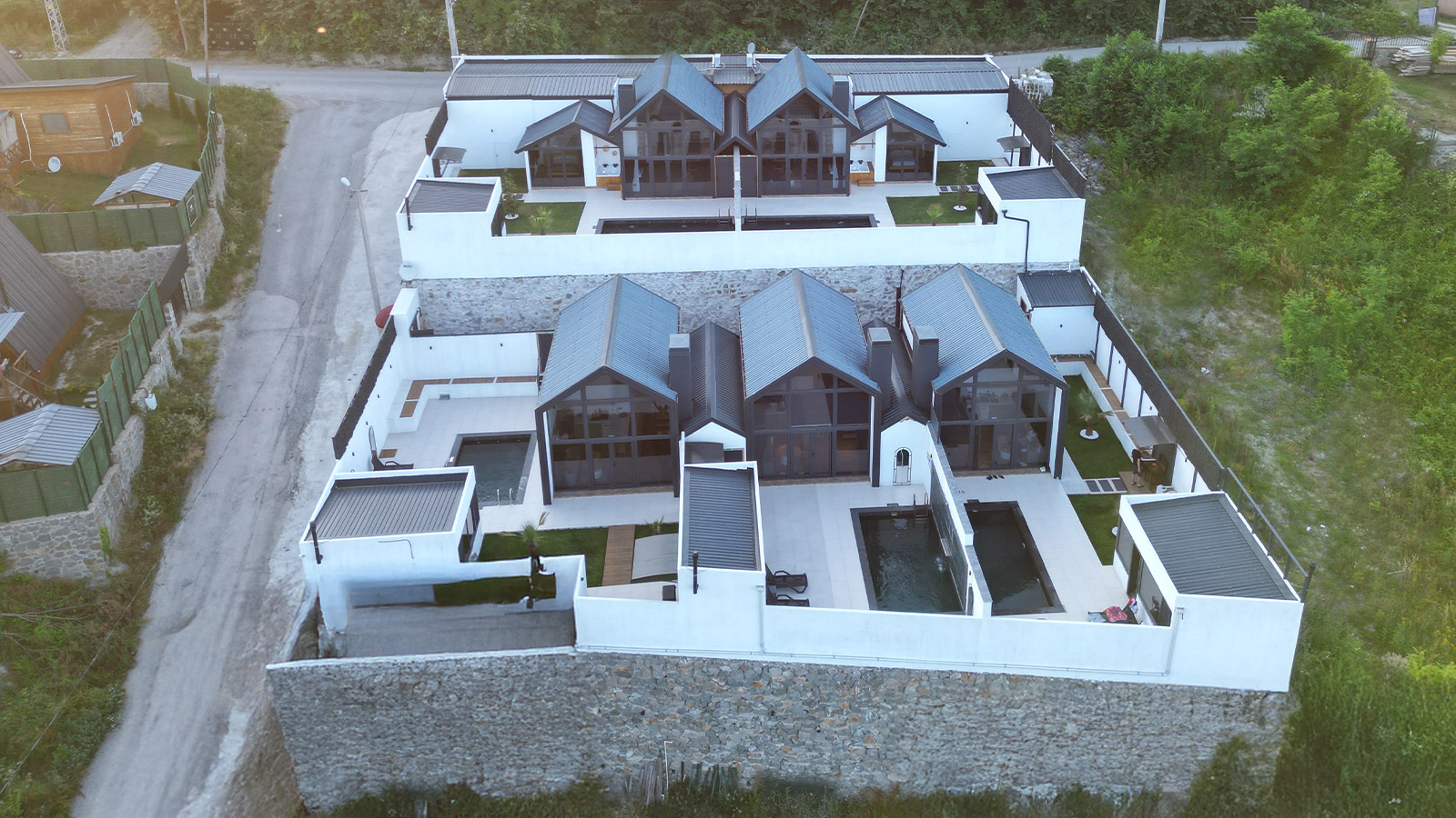 Sapanca Vina doğa ve vadi manzaralı özel villalar